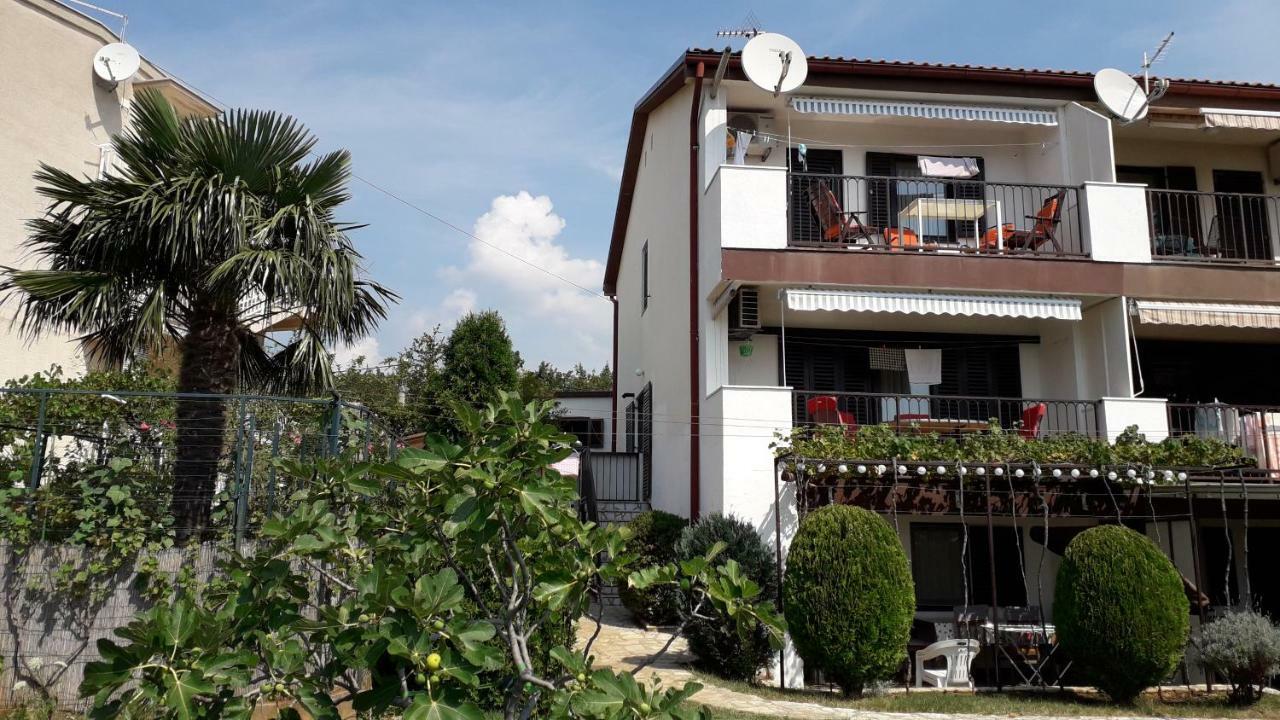 Apartments Svjeta Jadranovo Bagian luar foto